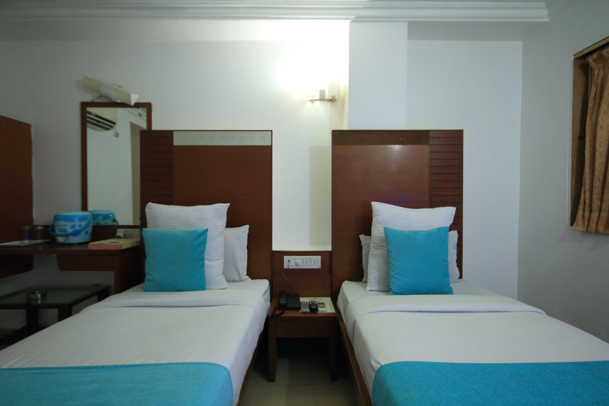 Fabhotel Kadamb Inn Ahmedabad Exterior photo