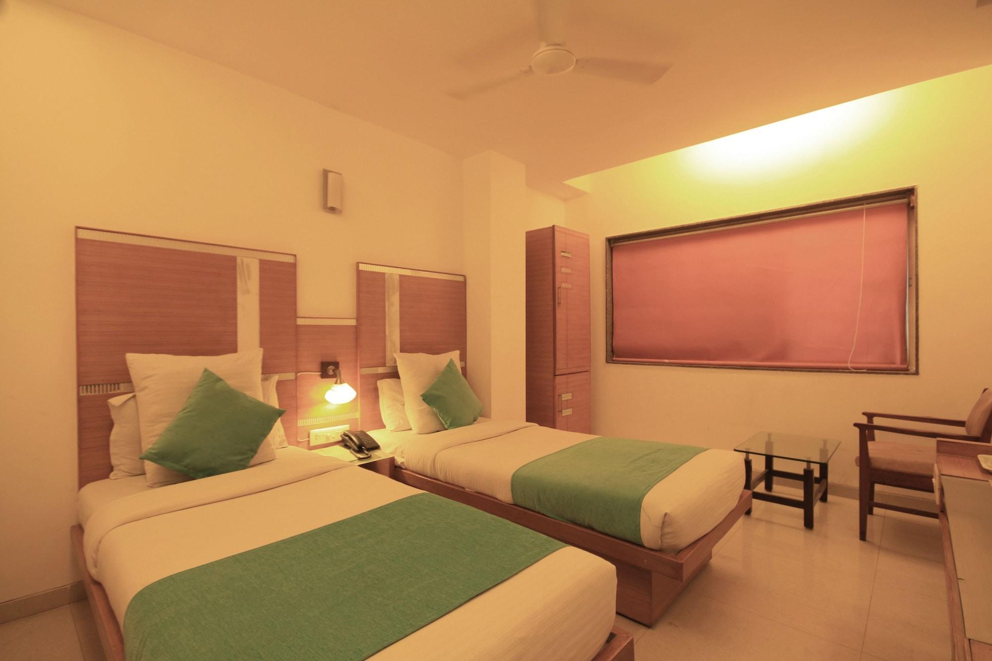 Fabhotel Kadamb Inn Ahmedabad Exterior photo