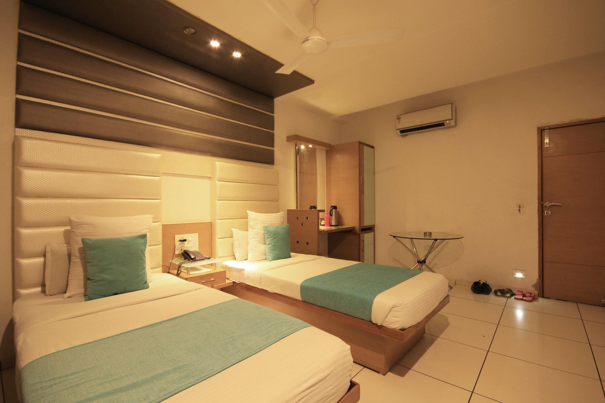 Fabhotel Kadamb Inn Ahmedabad Exterior photo